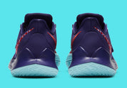 Nike Kyrie 3 Low New Orchid vu de derrière
