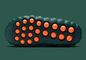 Nike Mind 001 Mineral Slate Light Pumice Hyper Crimson Metallic Platinum, sneaker Nike aux teintes gris, beige, orange et argent avec design moderne et finitions premium.