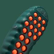 Nike Mind 001 Mineral Slate Light Pumice Hyper Crimson Metallic Platinum, sneaker Nike aux teintes gris, beige, orange et argent avec design moderne et finitions premium.