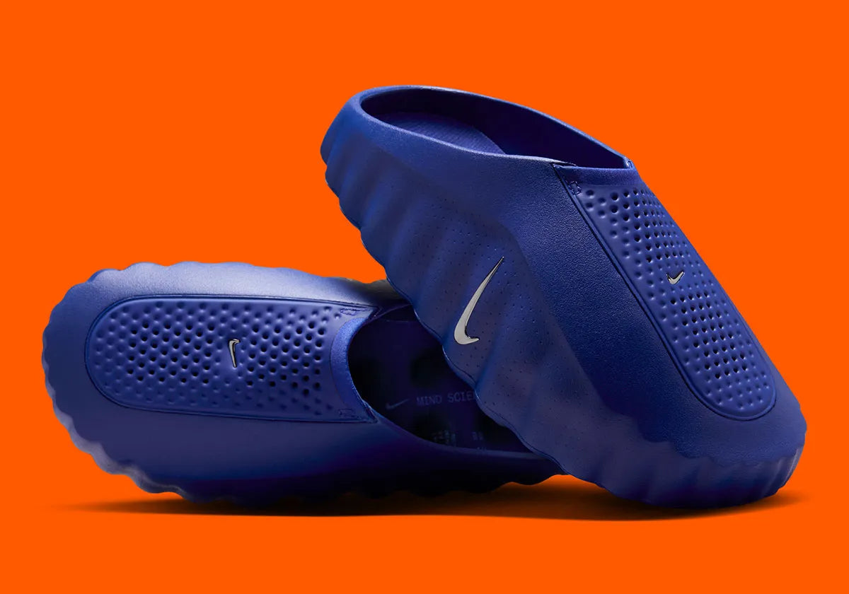 Nike Mind 001 Slide Old Royal, claquette Nike bleue au design minimaliste avec semelle ergonomique et confort premium.