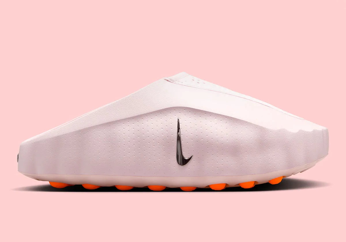 Claquette Nike Mind 001 Slide Pearl Pink rose nacré en mousse technique avec pods sensoriels et design sculpté moderne.