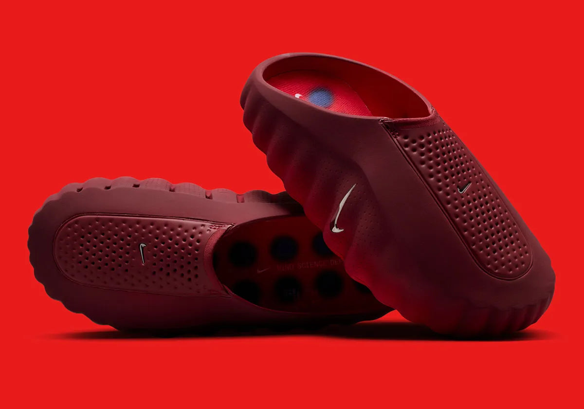 Nike Mind 001 Slide Team Red University Red, claquette Nike rouge au design minimaliste avec semelle ergonomique et confort premium.