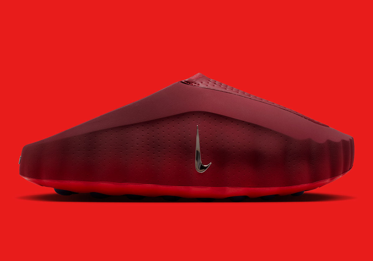 Nike Mind 001 Slide Team Red University Red, claquette Nike rouge au design minimaliste avec semelle ergonomique et confort premium.