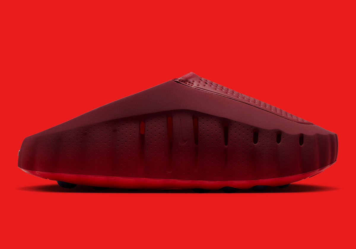 Nike Mind 001 Slide Team Red University Red, claquette Nike rouge au design minimaliste avec semelle ergonomique et confort premium.
