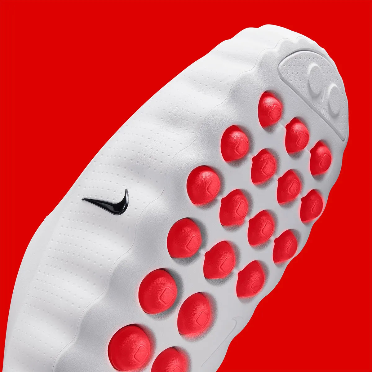 Claquette Nike Mind 001 Slide blanche avec détails Speed Red en mousse technique et pods sensoriels innovants.