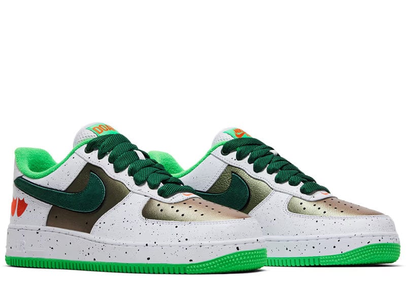 Sneakers Nike Air Force 1 Low Ducks of a Feather University of Oregon vert et jaune en cuir premium avec amorti Air iconique