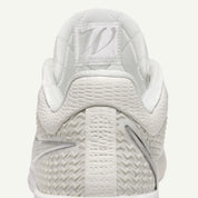 Nike Sabrina 4 LX White Label, chaussures de basketball signature Sabrina Ionescu avec tige respirante, amorti performant et finition premium LX.