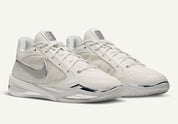 Nike Sabrina 4 LX White Label, chaussures de basketball signature Sabrina Ionescu avec tige respirante, amorti performant et finition premium LX.