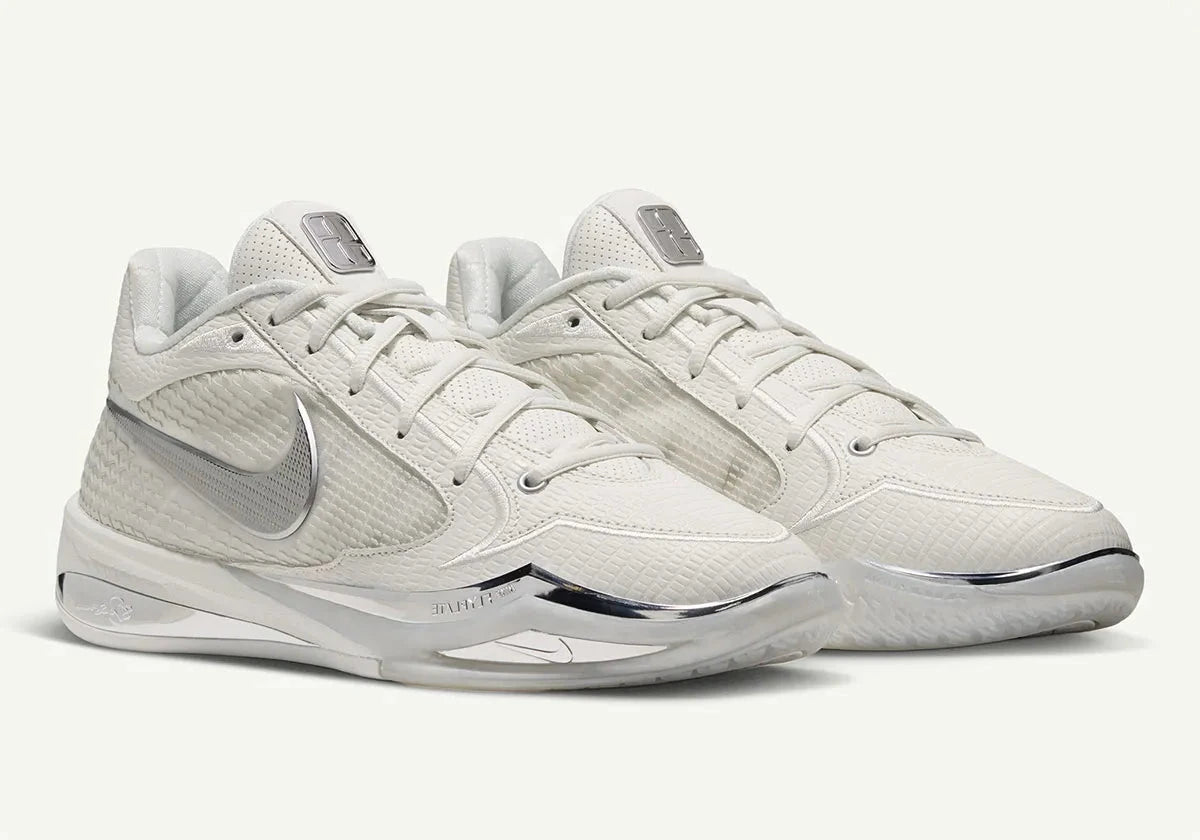 Nike Sabrina 4 LX White Label, chaussures de basketball signature Sabrina Ionescu avec tige respirante, amorti performant et finition premium LX.