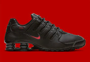 Nike Shox NZ Black Varsity Red noires avec détails rouge Varsity Red et amorti Nike Shox.