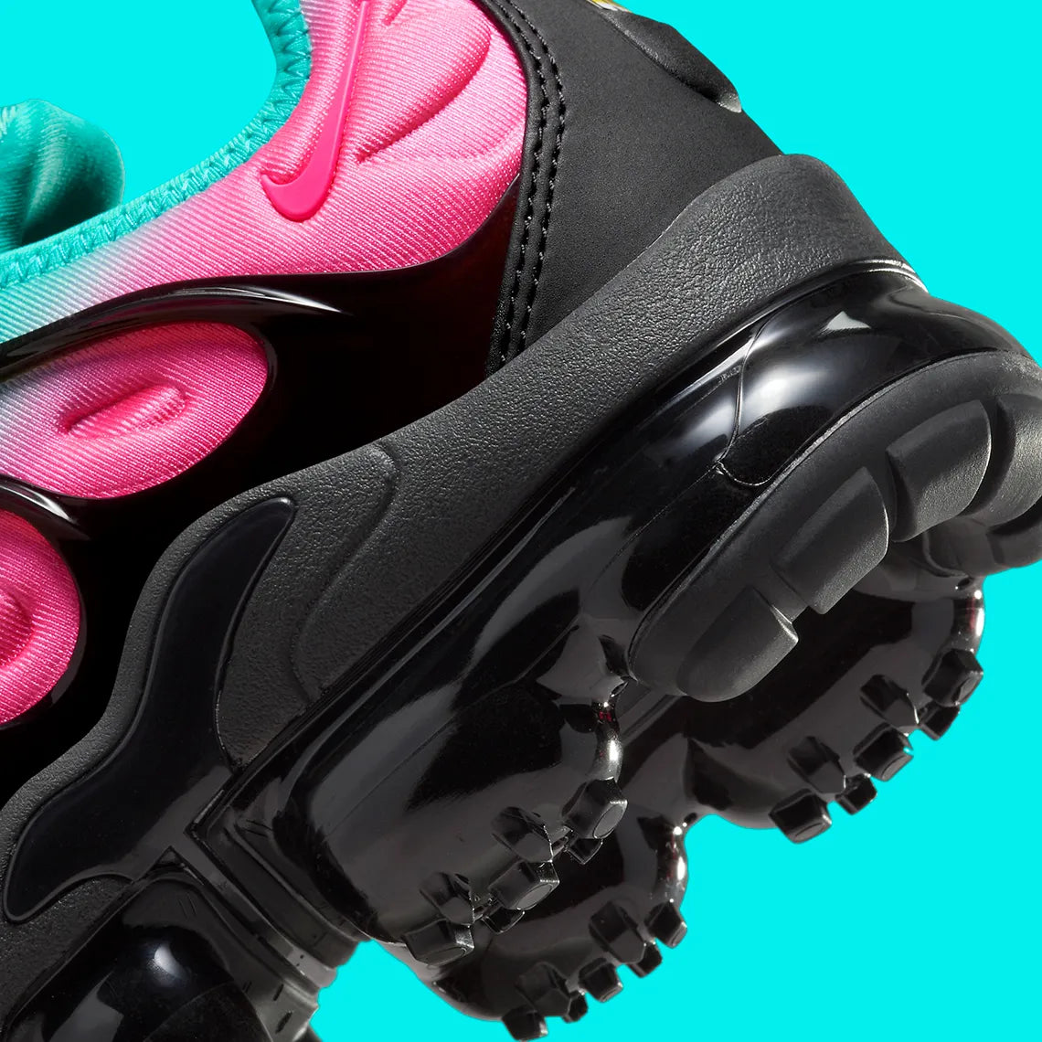 Nike Air VaporMax Plus Pink Blast Clear Jade