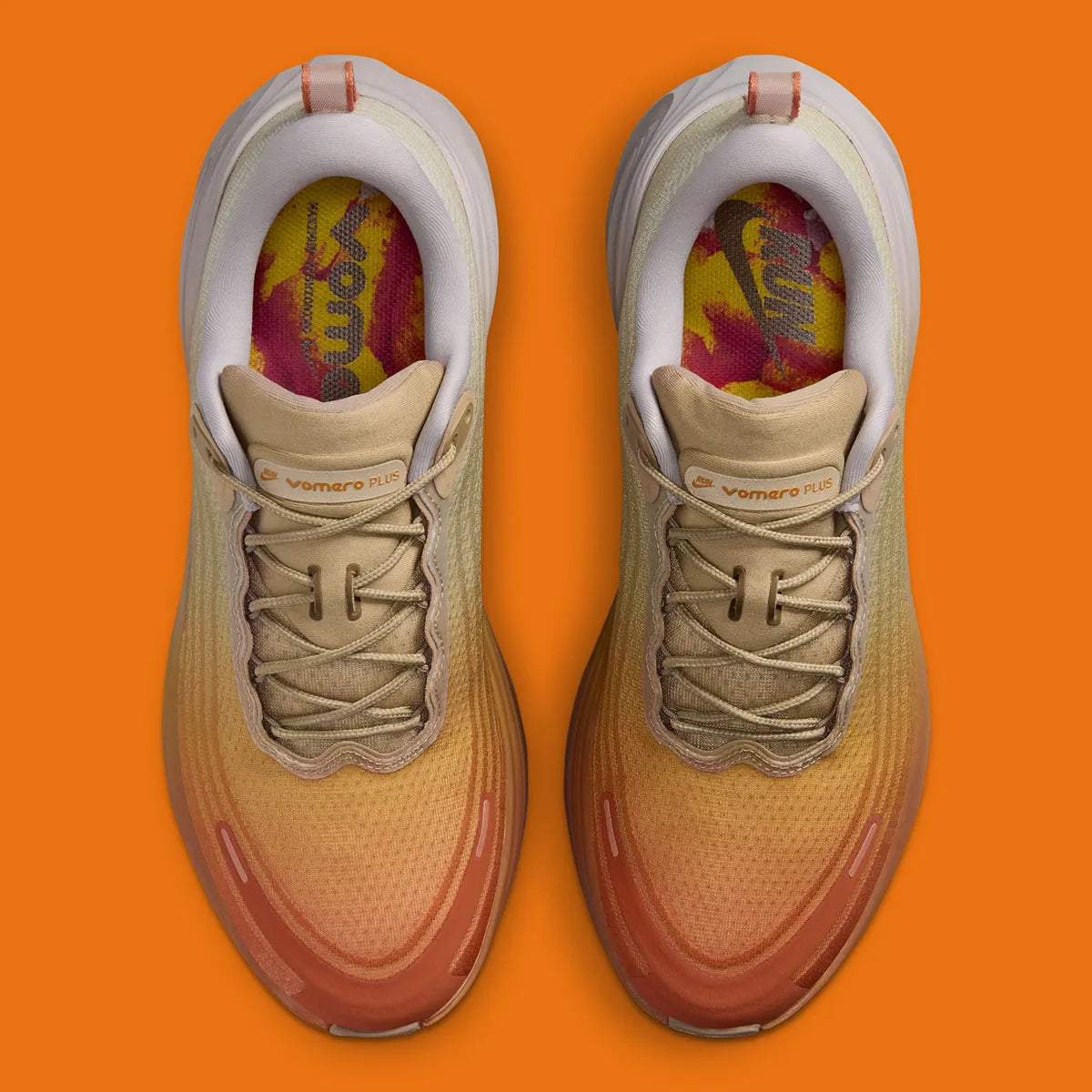 Nike Vomero Plus SP Cheat Day, sneaker Nike au design running technique avec semelle épaisse, amorti généreux et Swoosh latéral.