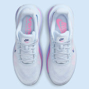 Sneakers Nike Vomero Premium femme en Blue Tint avec mesh respirant et amorti Zoom Air premium.
