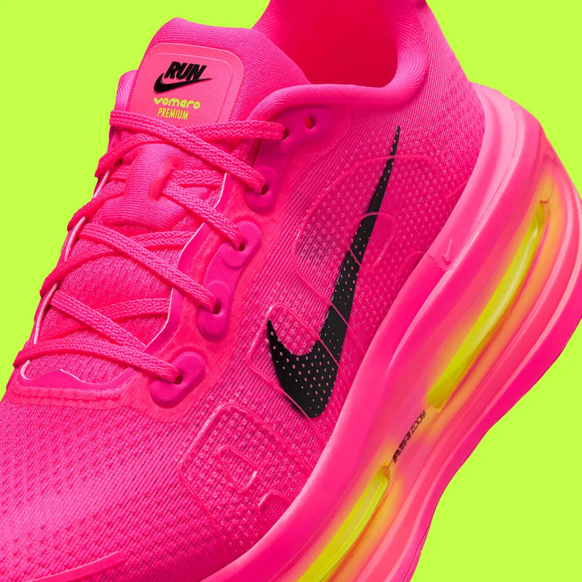 Sneakers Nike Vomero Premium femme en Hyper Pink avec mesh respirant et amorti Zoom Air premium