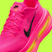 Sneakers Nike Vomero Premium femme en Hyper Pink avec mesh respirant et amorti Zoom Air premium