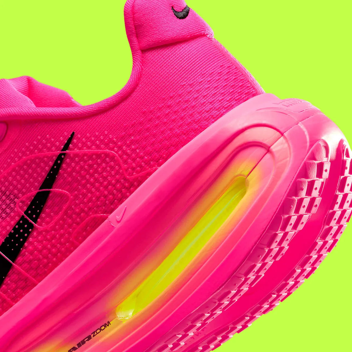 Sneakers Nike Vomero Premium femme en Hyper Pink avec mesh respirant et amorti Zoom Air premium