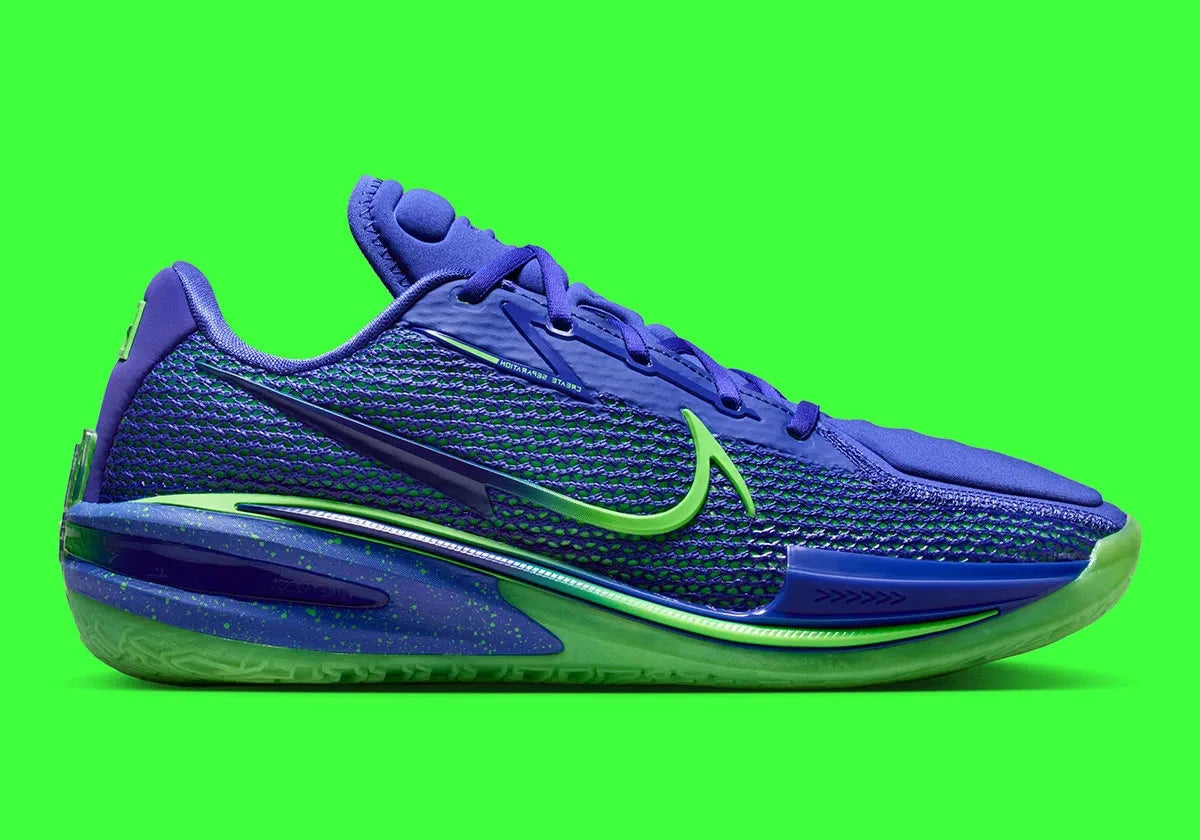 Sneaker Nike Air Zoom GT Cut Sprite bleu clair et vert électrique en mesh technique avec amorti Zoom Air et semelle performance basketball.