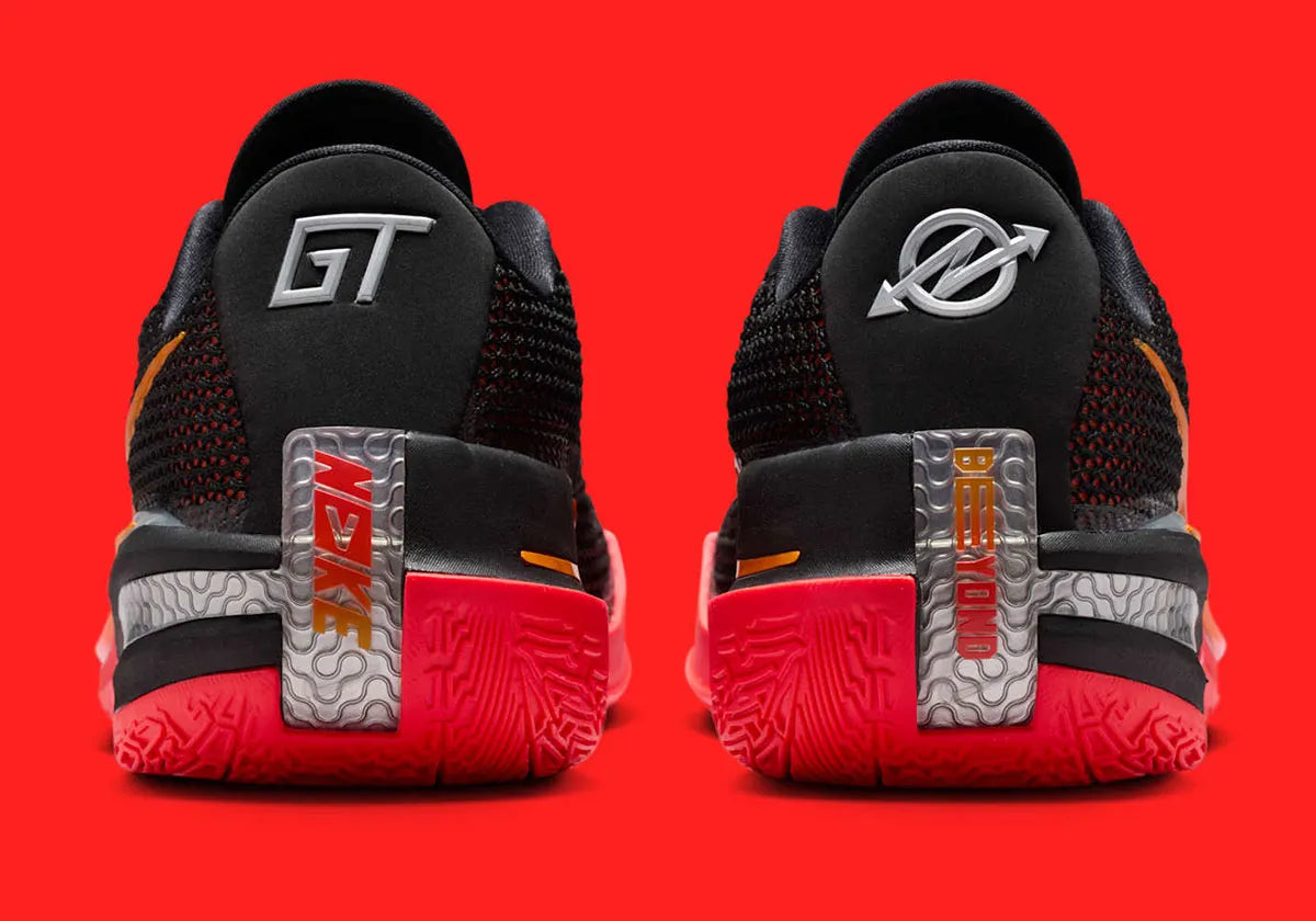 Nike Air Zoom GT Cut noire avec accents Bright Crimson, mesh technique et amorti Zoom Air performant.Vue arriére 