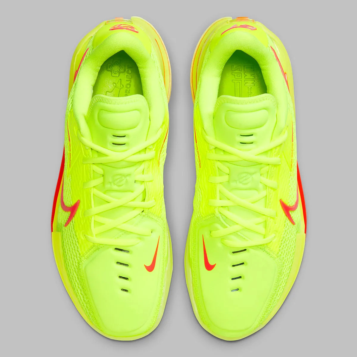 Chaussures de basketball Nike Air Zoom GT Cut EYBL Volt vert fluo en mesh technique avec double unité Zoom Air réactive