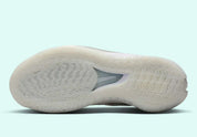Sneaker de basketball Nike Air Zoom GT Cut White Chrome en mesh technique avec unité Zoom Air Strobel et amorti React.