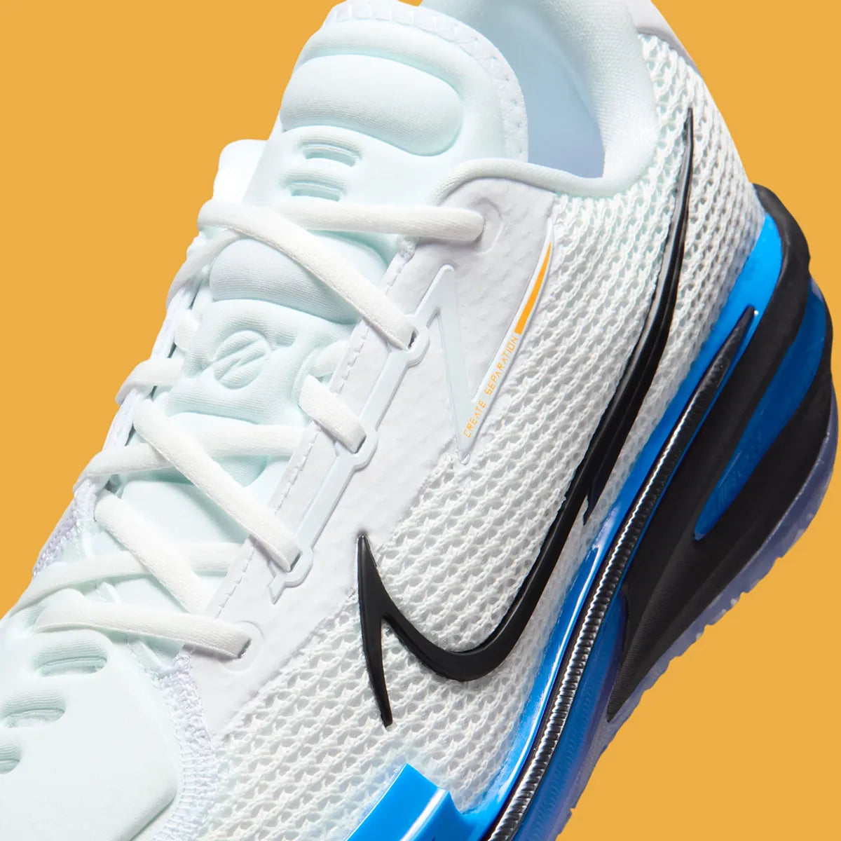 Chaussures de basketball Nike Air Zoom GT Cut blanches et bleues Photo Blue en mesh technique avec double unité Zoom Air réactive