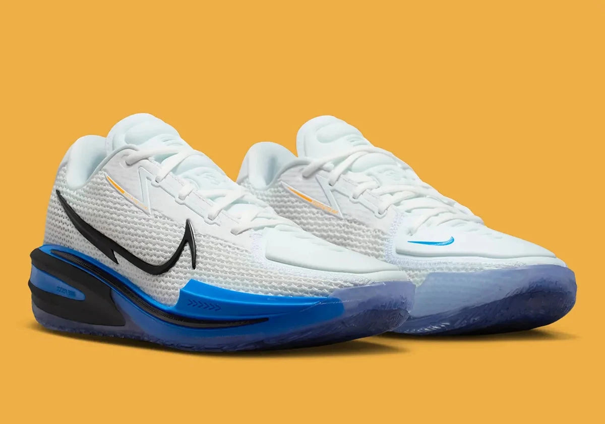 Chaussures de basketball Nike Air Zoom GT Cut blanches et bleues Photo Blue en mesh technique avec double unité Zoom Air réactive