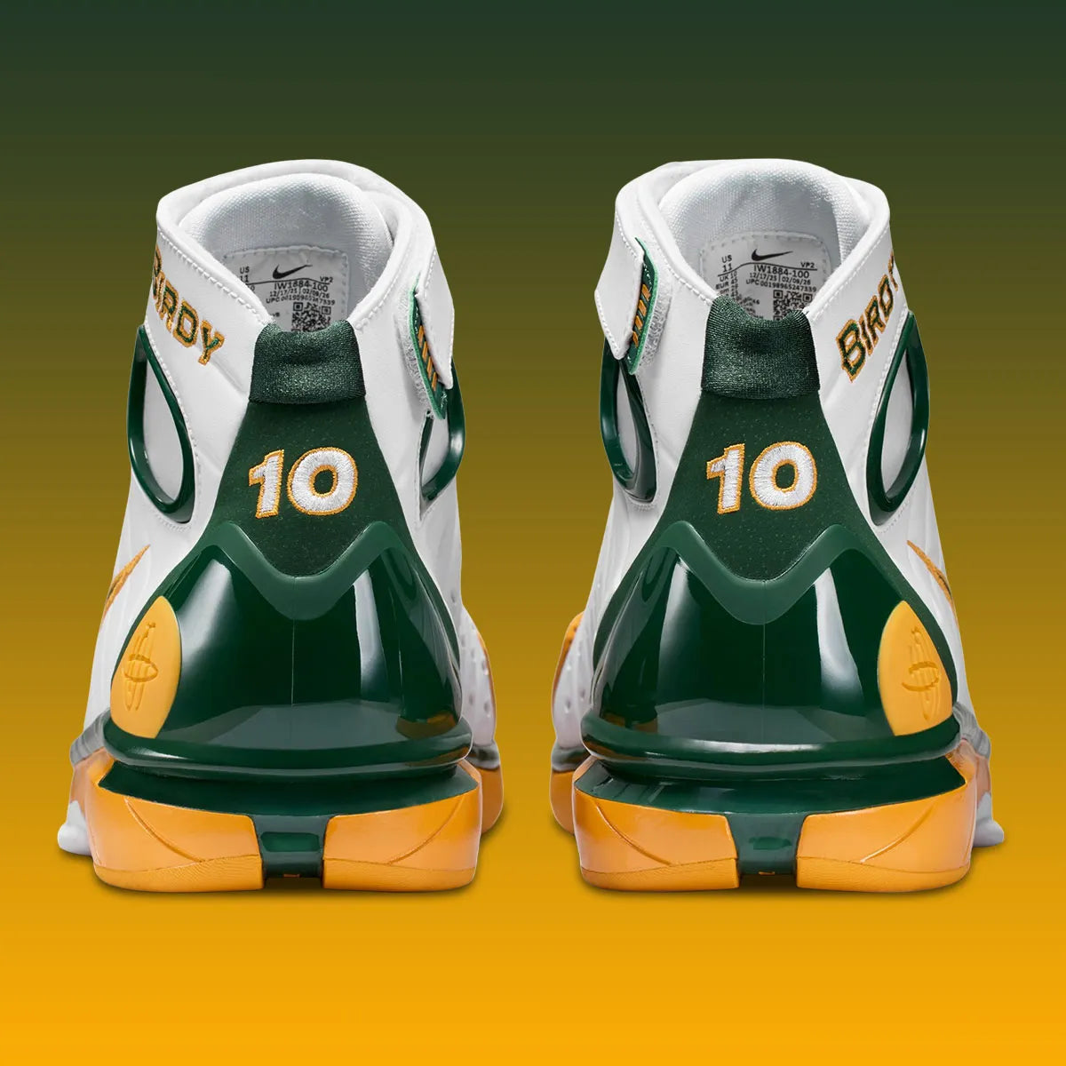 Nike Air Zoom Huarache 2K4 Sue Bird, chaussures de basketball avec amorti Zoom Air, construction Huarache et design dédié à Sue Bird.