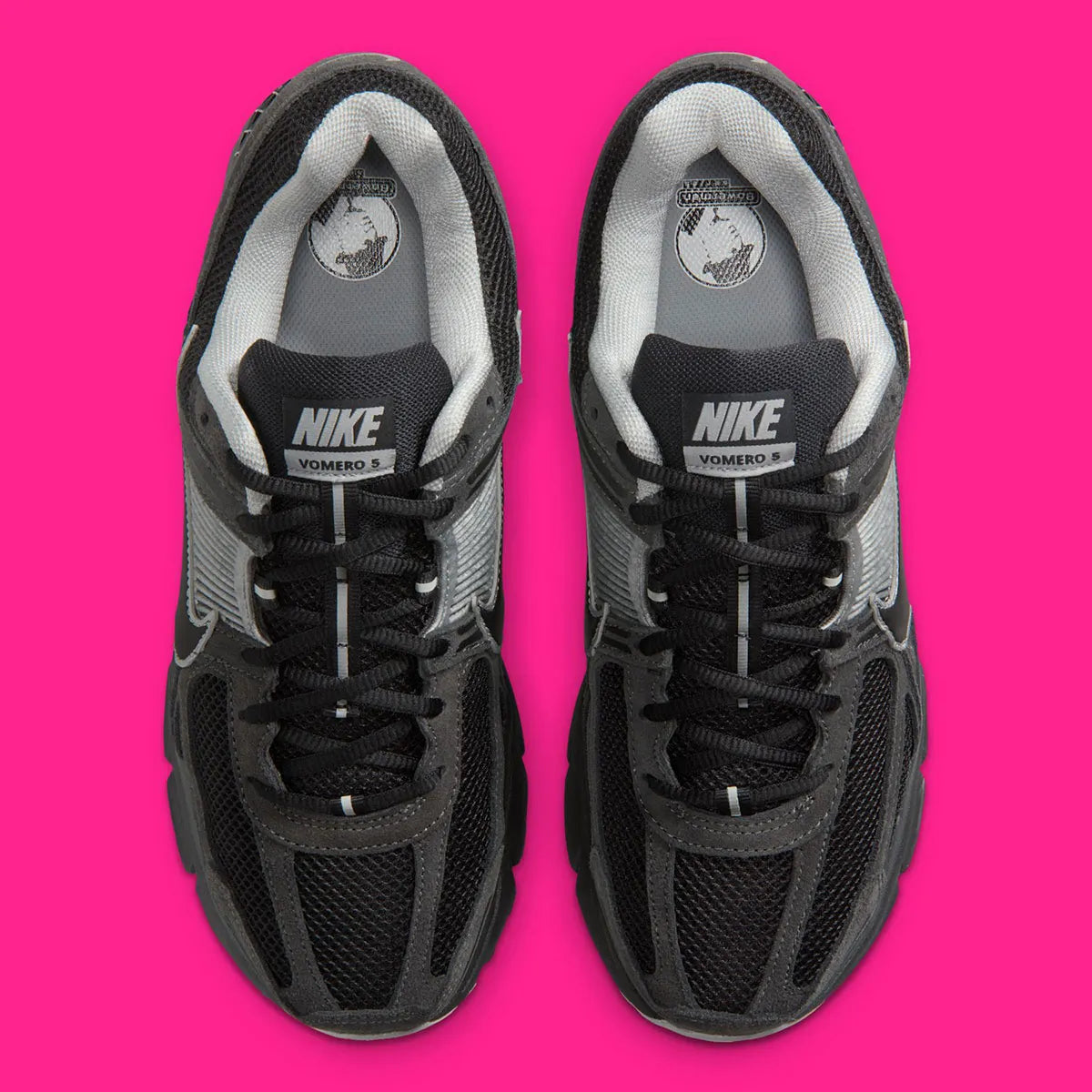 Sneakers Nike Zoom Vomero 5 en Anthracite et Flat Silver avec mesh respirant et amorti Zoom Air premium