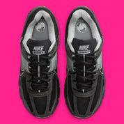 Sneakers Nike Zoom Vomero 5 en Anthracite et Flat Silver avec mesh respirant et amorti Zoom Air premium