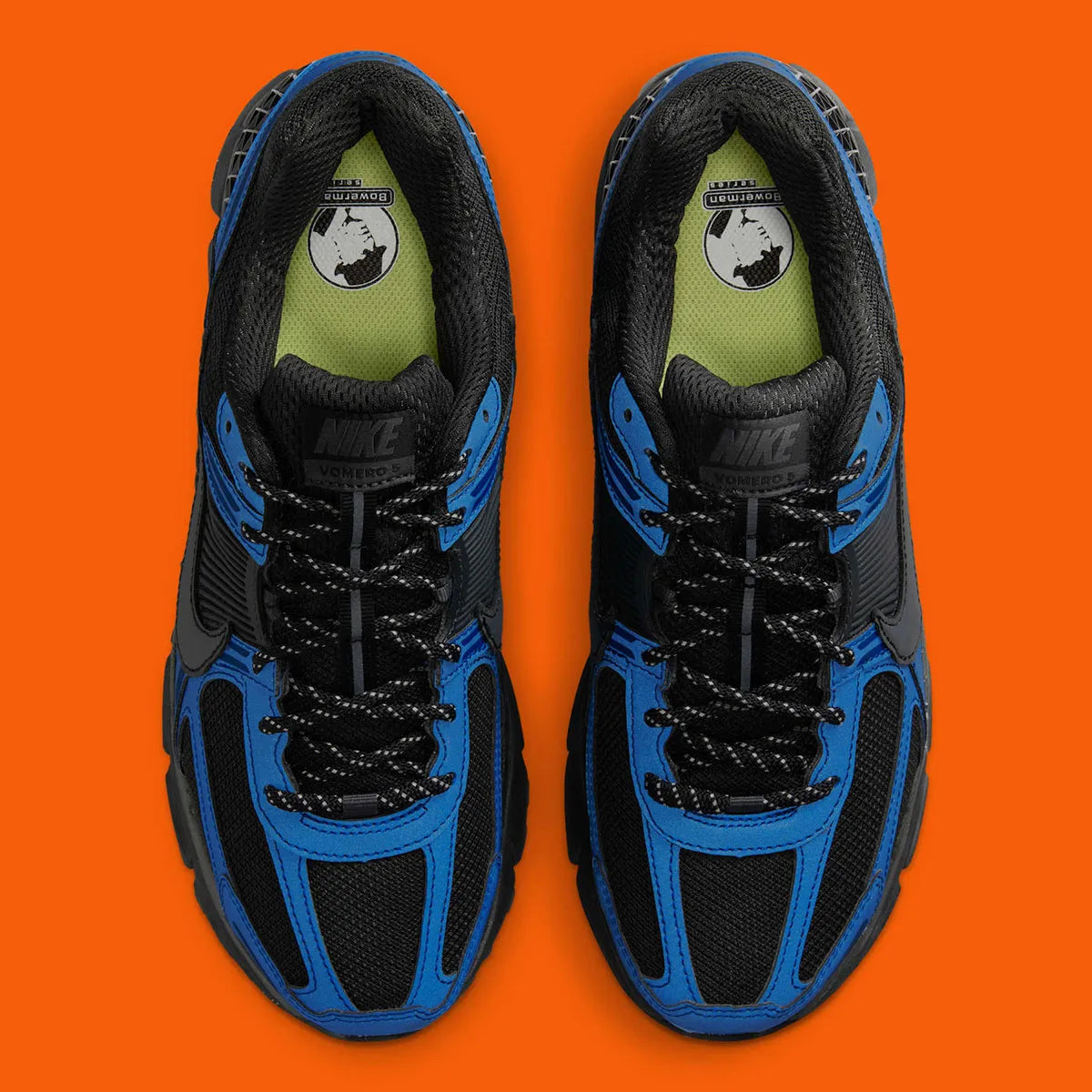 Nike Zoom Vomero 5 noire avec détails Court Blue, renfort TPU et amorti Zoom Air. Vue du dessus