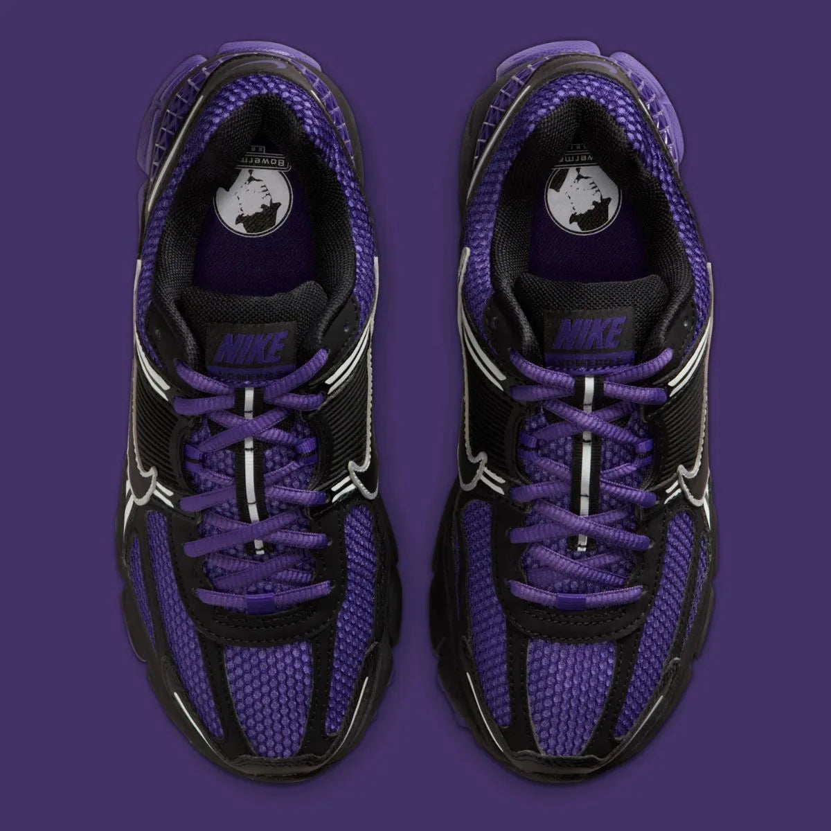 Sneakers Nike Zoom Vomero 5 femme en Black et Court Purple avec mesh respirant et amorti Zoom Air premium.