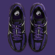 Sneakers Nike Zoom Vomero 5 femme en Black et Court Purple avec mesh respirant et amorti Zoom Air premium.