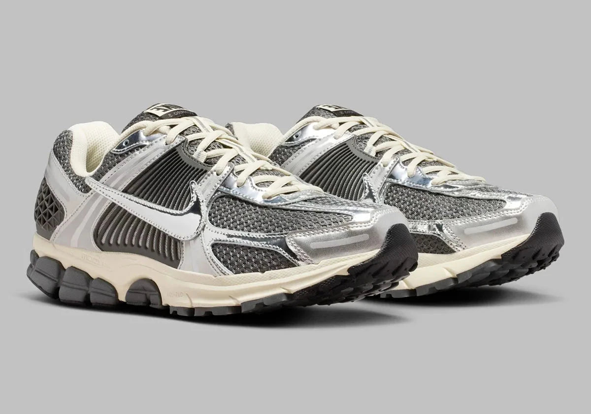 Sneakers Nike Zoom Vomero 5 GS silt et rouge en mesh respirant avec empiècements synthétiques et amorti Zoom Air