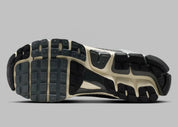 Sneakers Nike Zoom Vomero 5 Iron Grey et Chrome avec mesh respirant et amorti Zoom Air premium