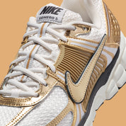 Nike Zoom Vomero 5 Metallic Gold – sneaker or métallisé en mesh et cuir avec amorti Zoom Air visible