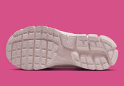 Nike Zoom Vomero 5 Silt Red Women's – sneakers running rétro rose poudré avec Zoom Air et mesh respirant , vue de la semelle 
