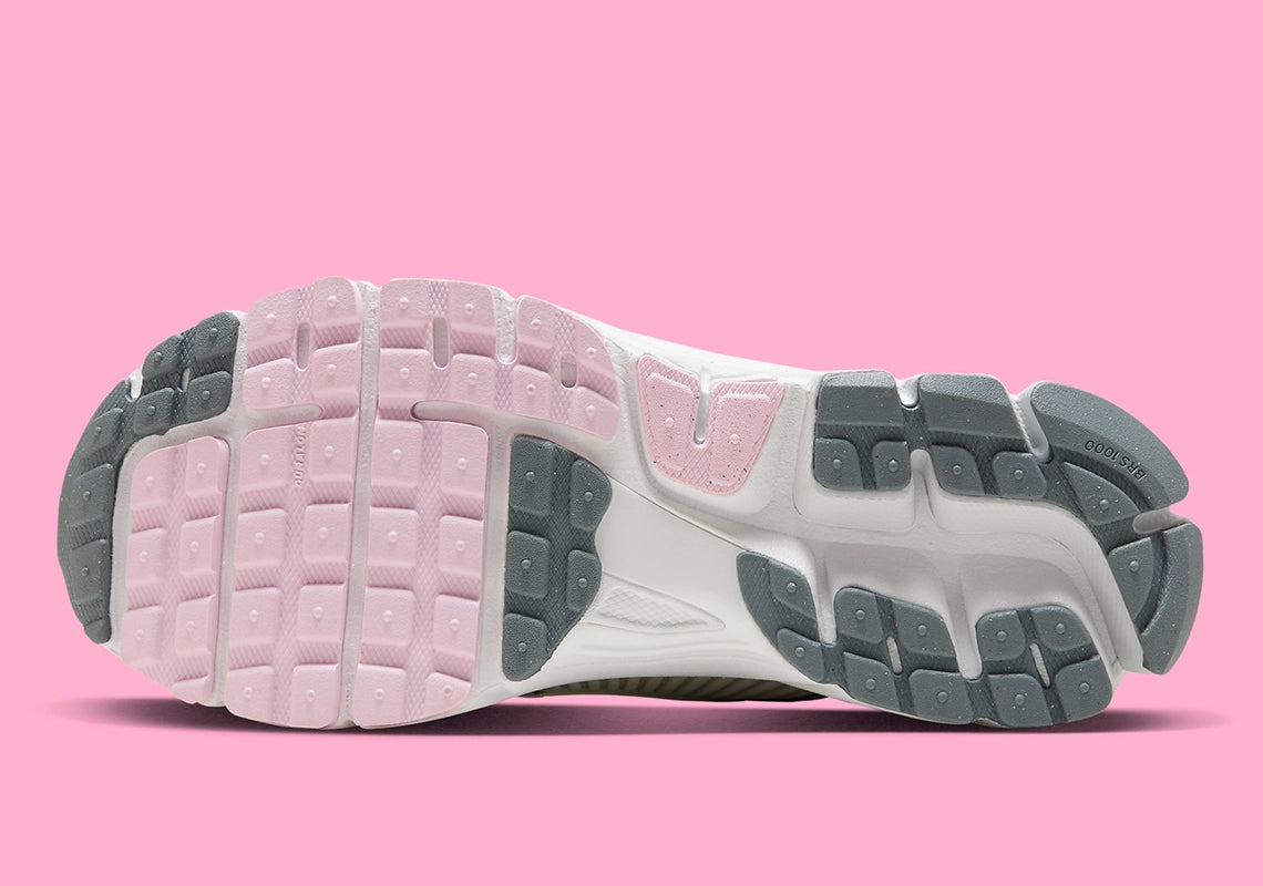 Nike zoom vomero 5 520 pack white pink semelle