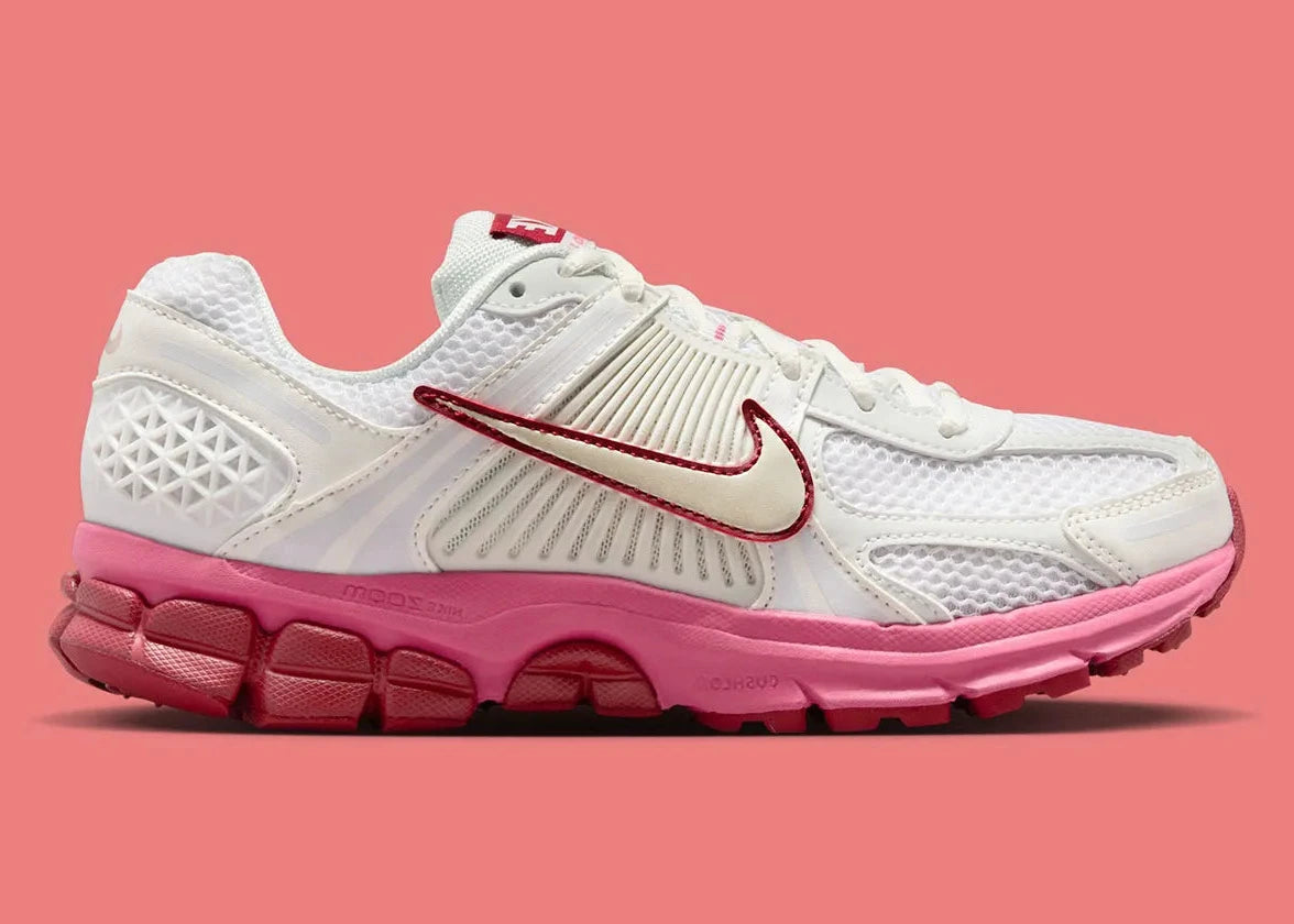 Sneakers Nike Vomero 5 junior en Silt Red, Peony et Crimson avec mesh respirant et amorti Zoom Air premium