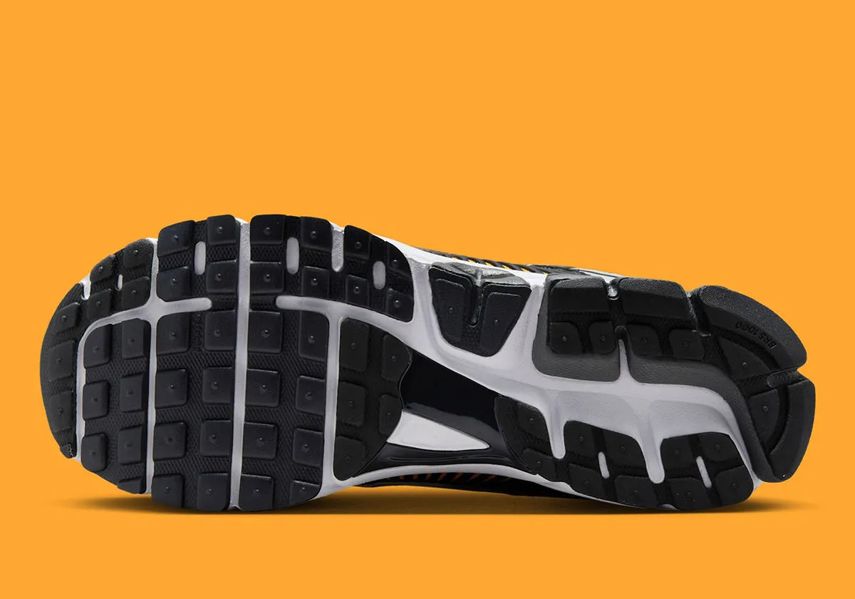 Sneakers Nike Zoom Vomero 5 Sundial jaunes en mesh respirant avec détails réfléchissants et amorti Zoom Air