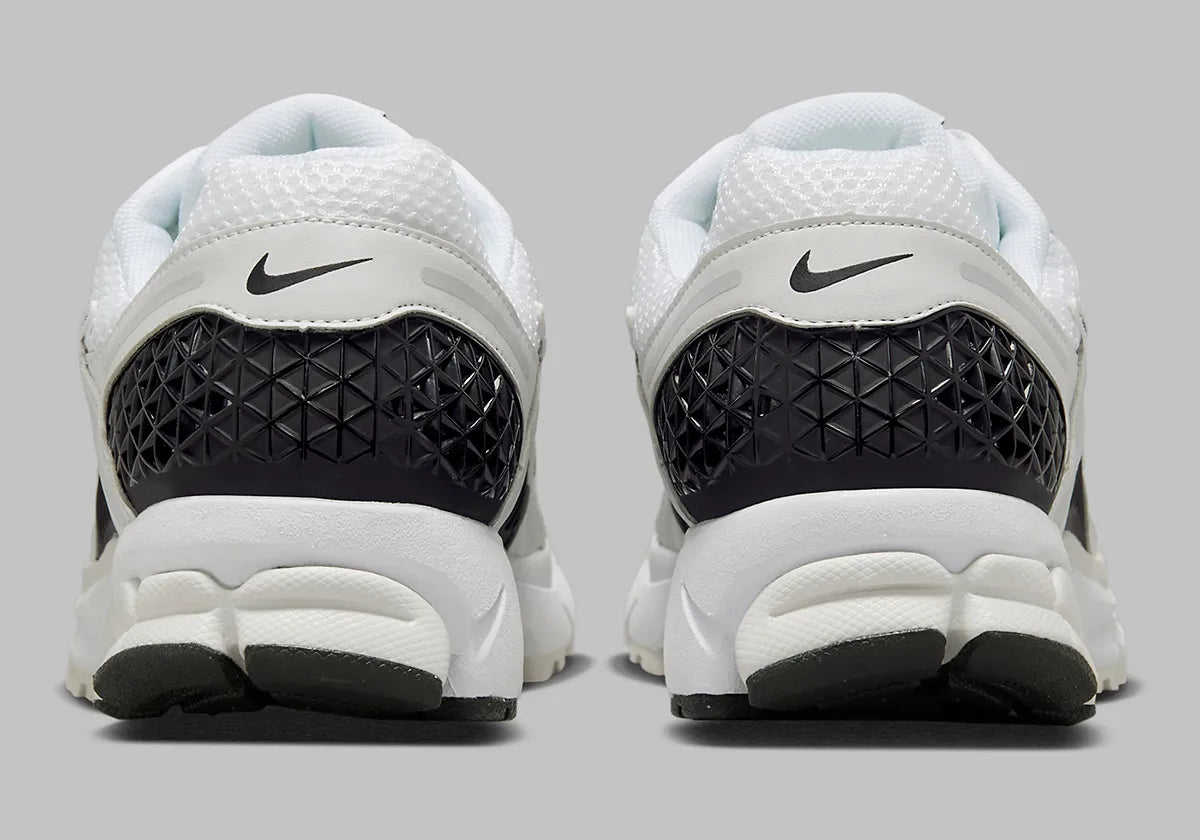Nike Zoom Vomero 5 White Black