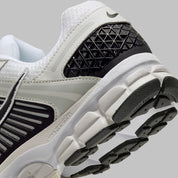 Nike Zoom Vomero 5 White Black