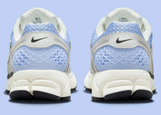 Sneakers Nike Zoom Vomero 5 femme Royal Tint et Photon Dust avec mesh respirant et amorti Zoom Air premium.