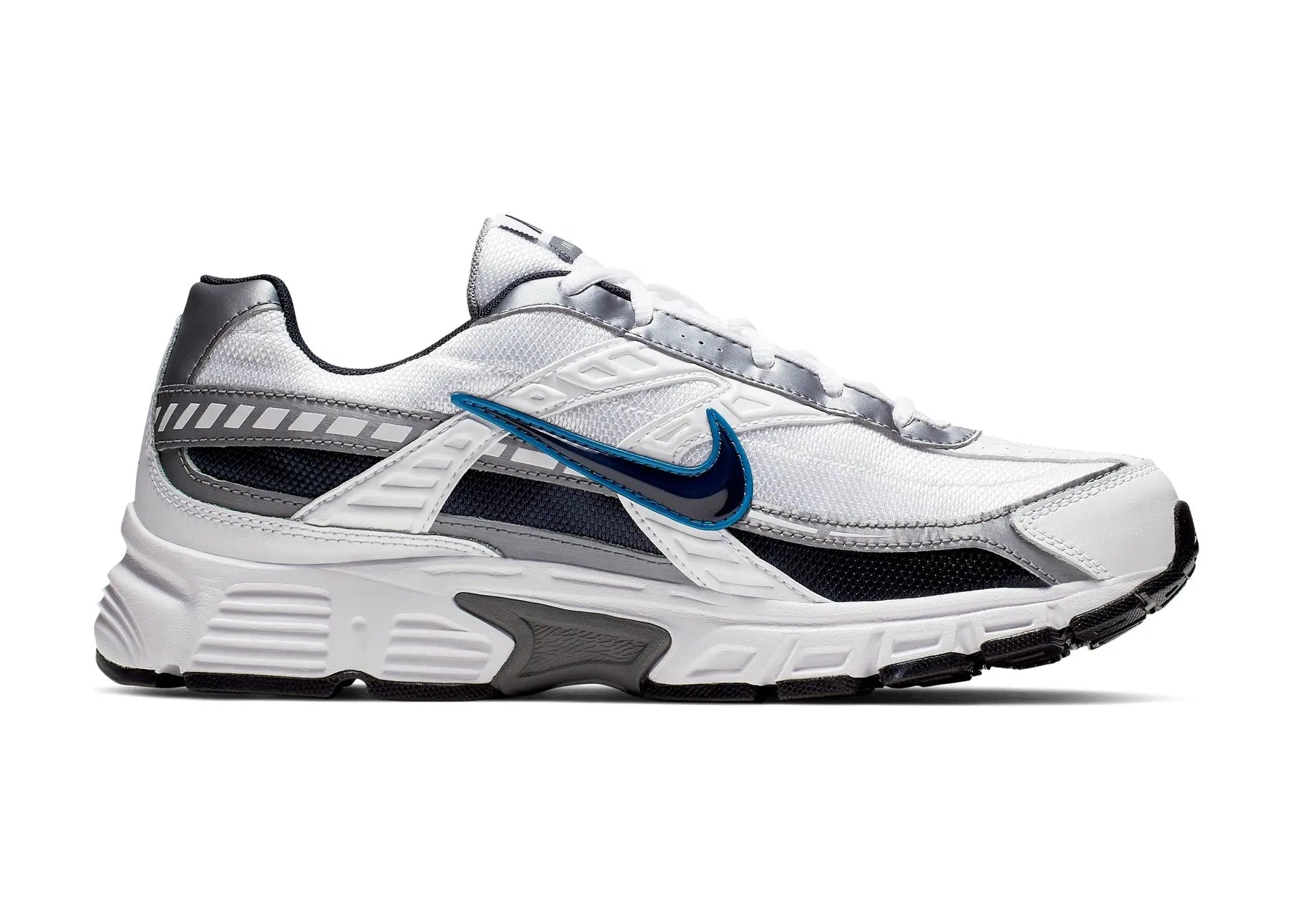 Nike Initiator White Obsidian Metallic Cool Grey blanche en mesh avec renforts gris métallisés, bleu marine et détails New Blue vue de profil intérieur. 