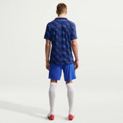 Nike France National Team 2026 Match Home Jersey Game Royal/Blackened Blue/White/Metallic Copper, maillot domicile authentique de l'Équipe de France avec technologie Dri-FIT ADV, coloris bleu royal et finitions premium vu de face. 