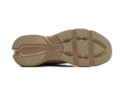 vue sur la semelle de la sneakers On Running Cloudsolo LOEWE Dark Sand Cream en matériaux techniques premium avec semelle CloudTec® et finitions luxe épurées