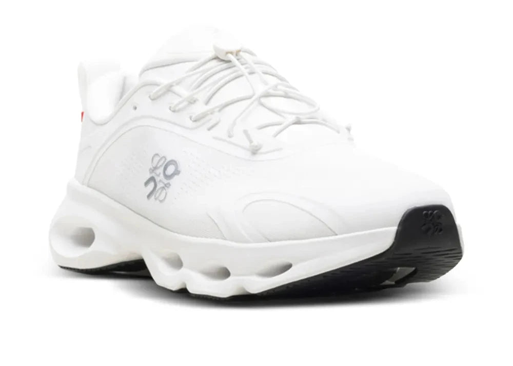 Sneakers On Running Cloudsolo LOEWE White Light Grey en matériaux techniques premium avec semelle CloudTec® et finitions luxe minimalistes vue de 3/4 face. 