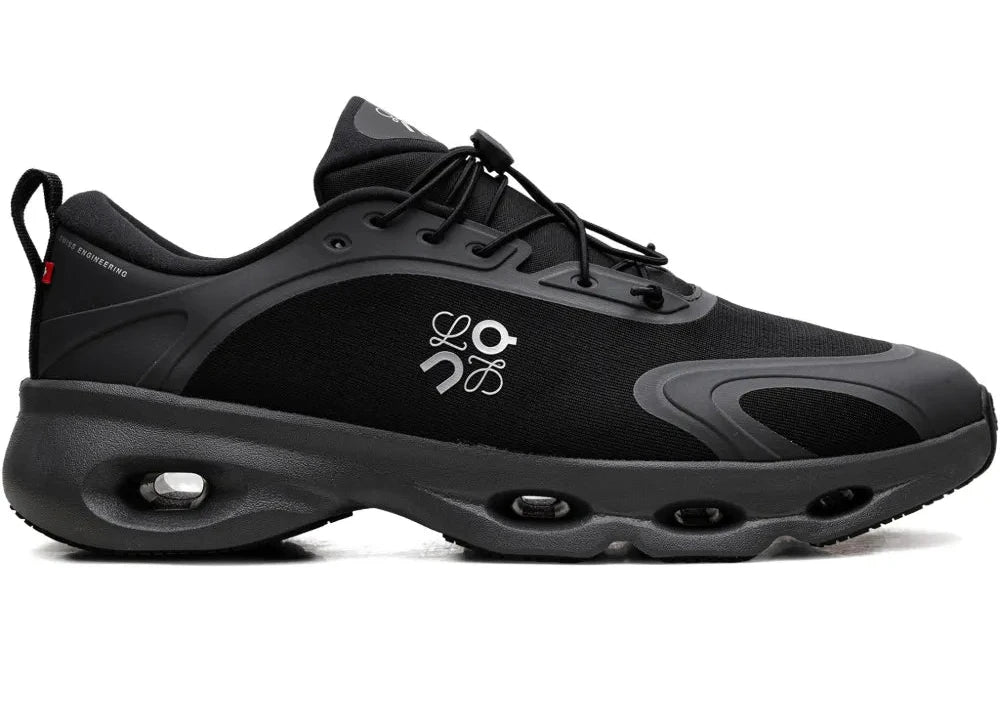 Sneakers On Running Cloudsolo LOEWE Black en matériaux techniques premium avec semelle CloudTec® et finitions luxe minimalistes vue de profil. 