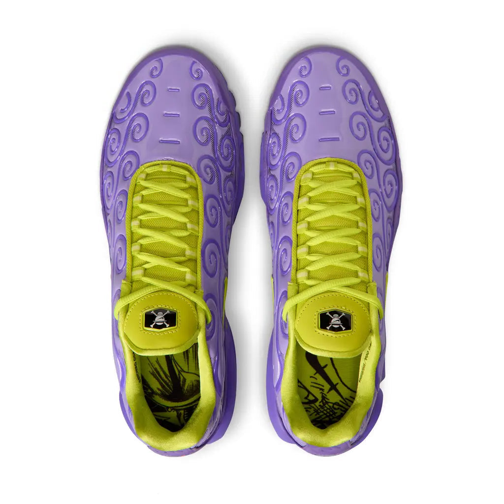 Nike Air Max Plus One Piece Gomu Gomu violette et verte avec motifs spiralés en relief, cage TPU et détails inspirés du Fruit du Démon de Luffy vue du dessus. 