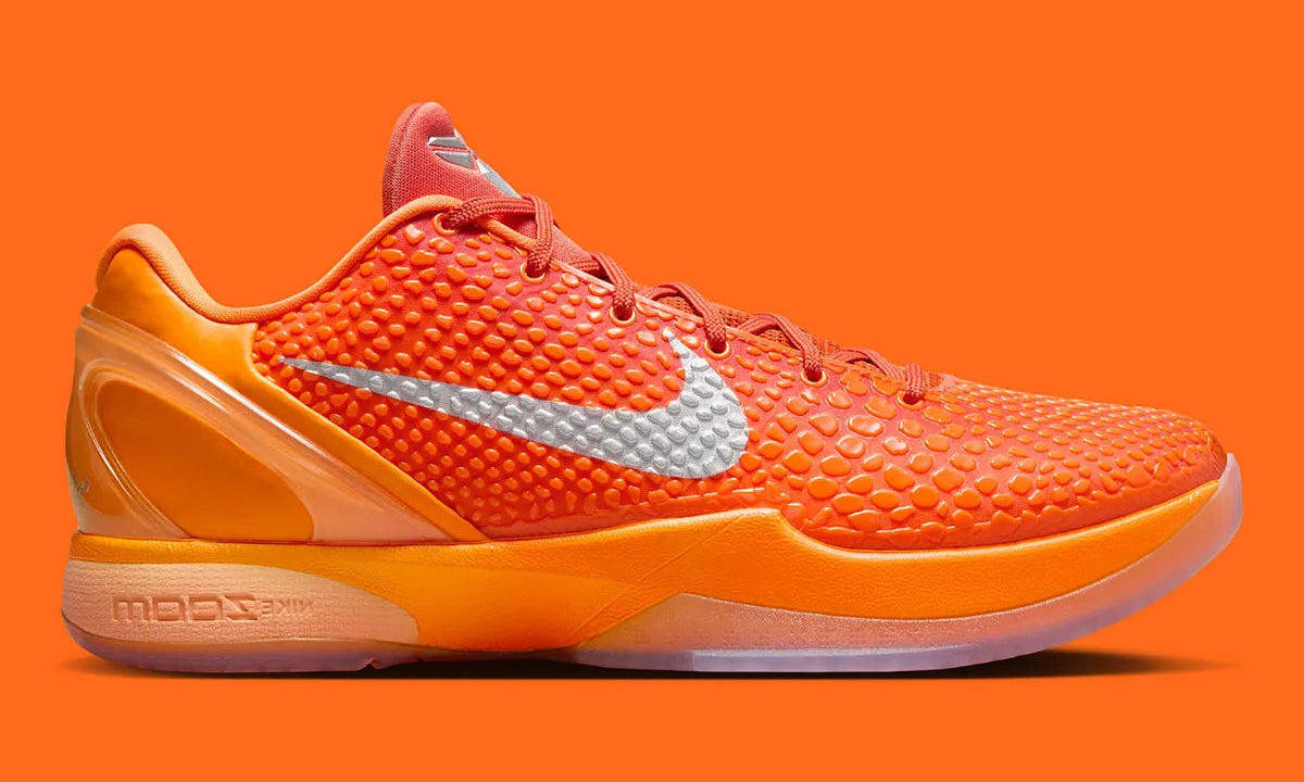  chaussure de basket-ball kobe 6 protro total orange , chausssure très légère , vu de profil