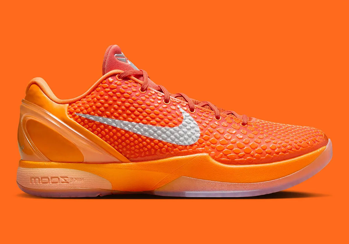  chaussure de basket-ball kobe 6 protro total orange , chausssure très légère , vu de profil